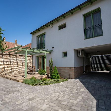 Jókai Apartman Dunafoldvar Exterior foto